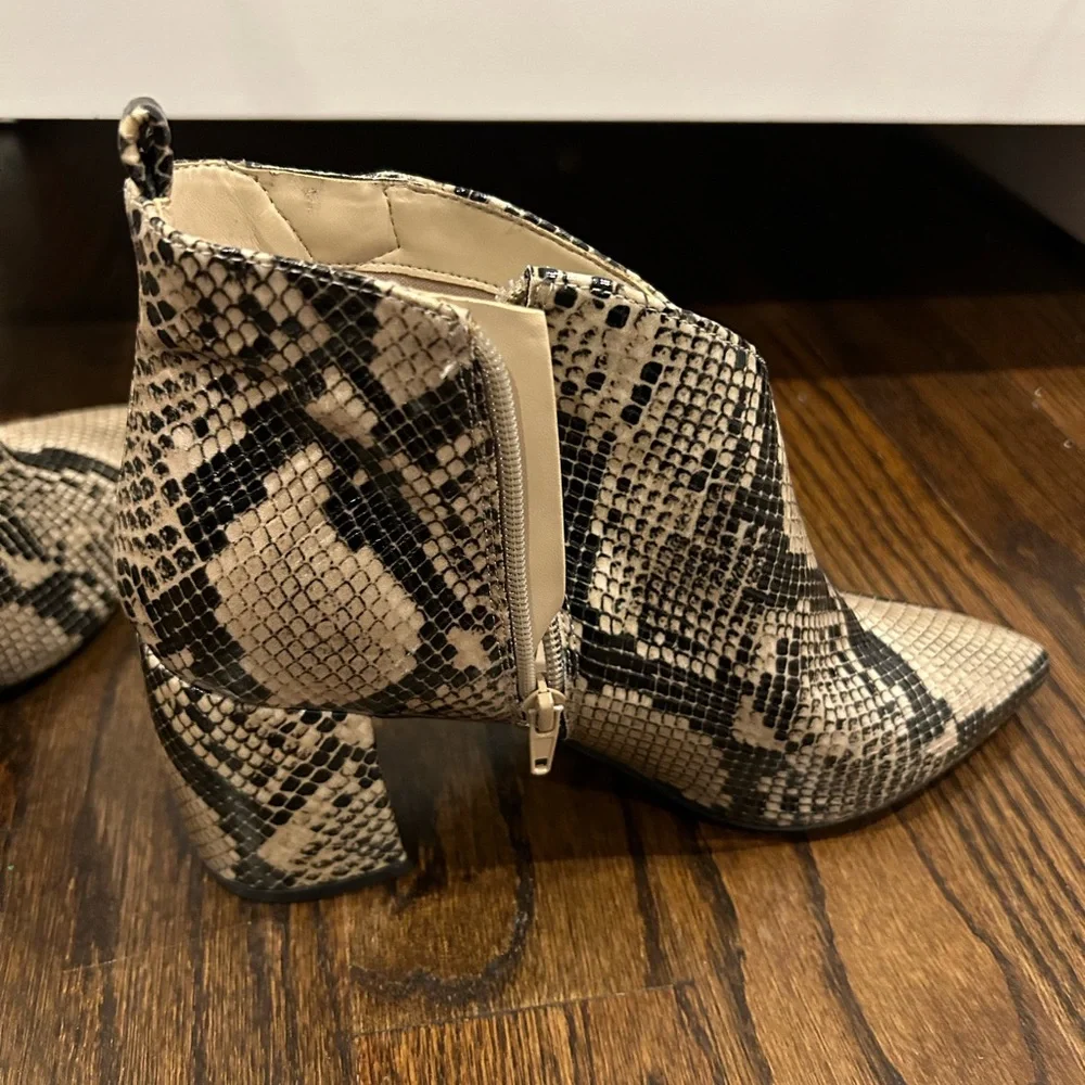Marc Fisher heeled snakeskin booties - Picture 4 of 6